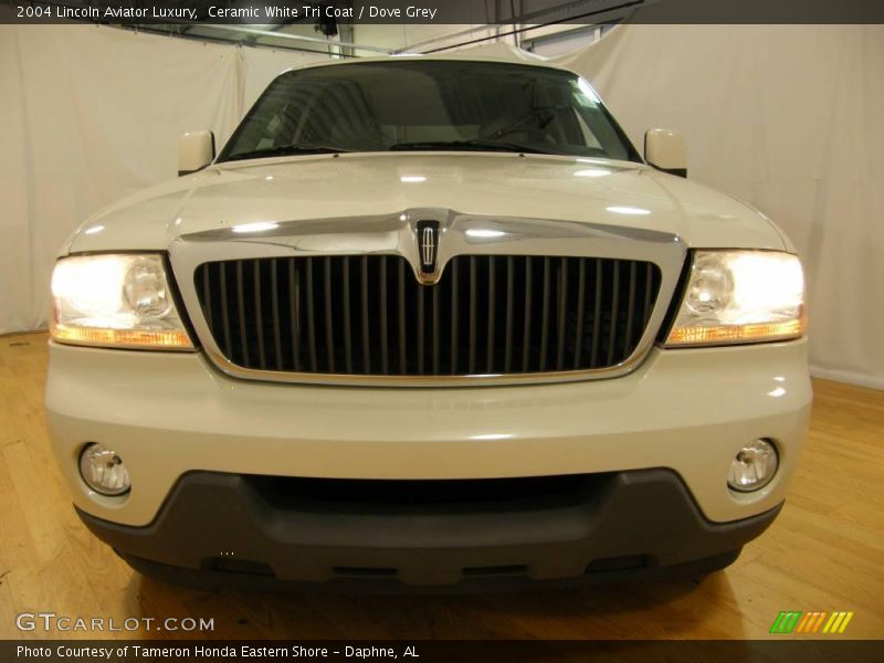 Ceramic White Tri Coat / Dove Grey 2004 Lincoln Aviator Luxury