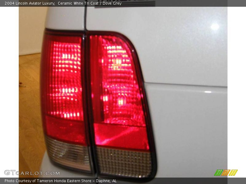 Ceramic White Tri Coat / Dove Grey 2004 Lincoln Aviator Luxury