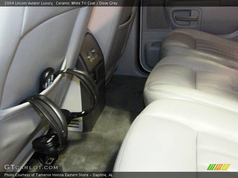 Ceramic White Tri Coat / Dove Grey 2004 Lincoln Aviator Luxury