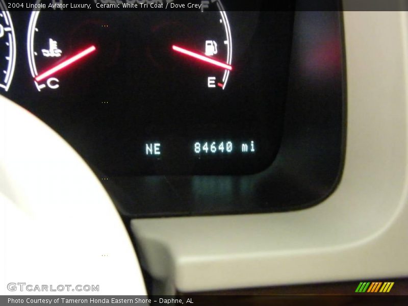 Ceramic White Tri Coat / Dove Grey 2004 Lincoln Aviator Luxury