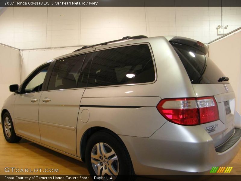 Silver Pearl Metallic / Ivory 2007 Honda Odyssey EX