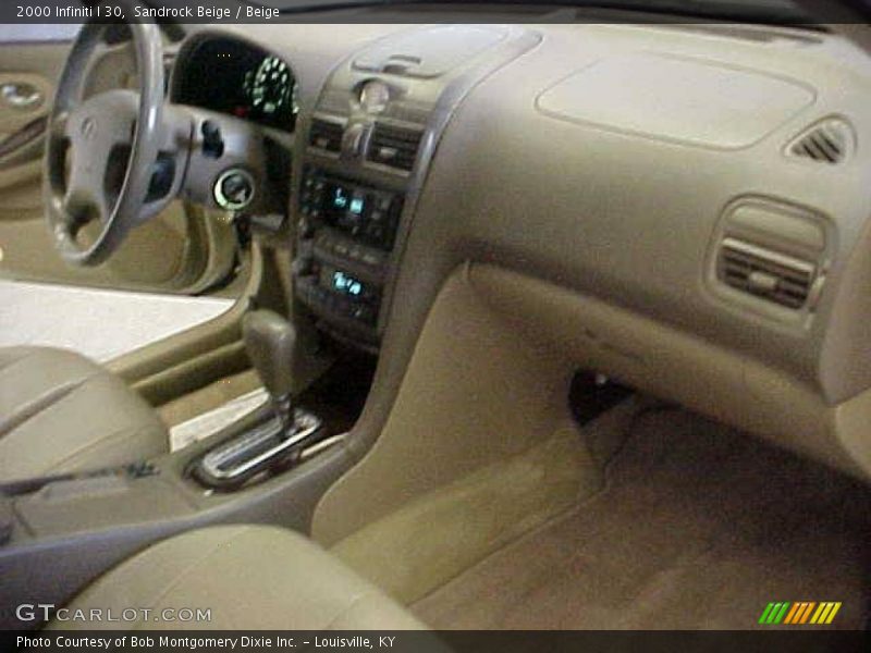 Sandrock Beige / Beige 2000 Infiniti I 30