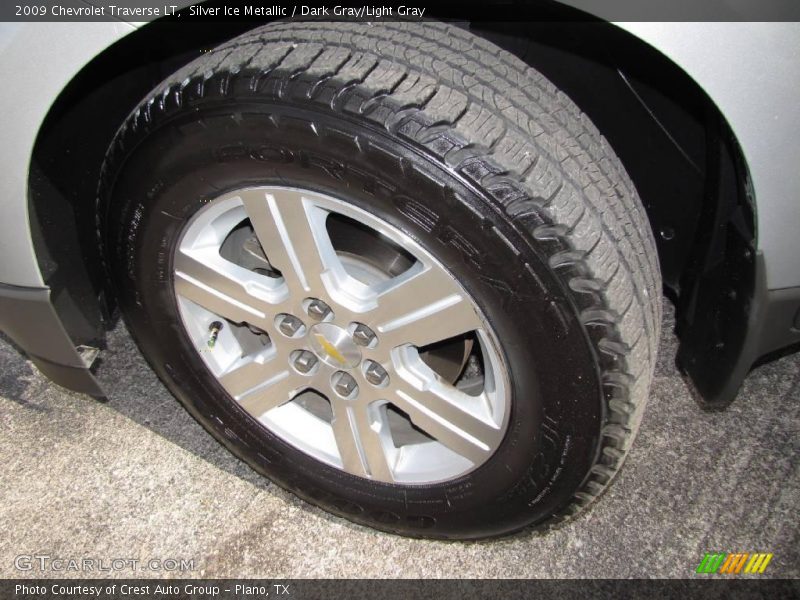 Silver Ice Metallic / Dark Gray/Light Gray 2009 Chevrolet Traverse LT