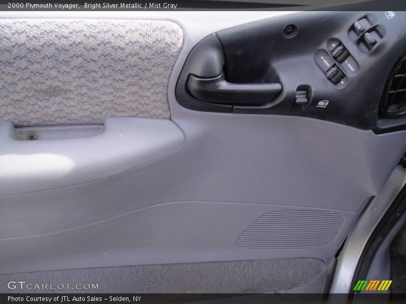 Bright Silver Metallic / Mist Gray 2000 Plymouth Voyager