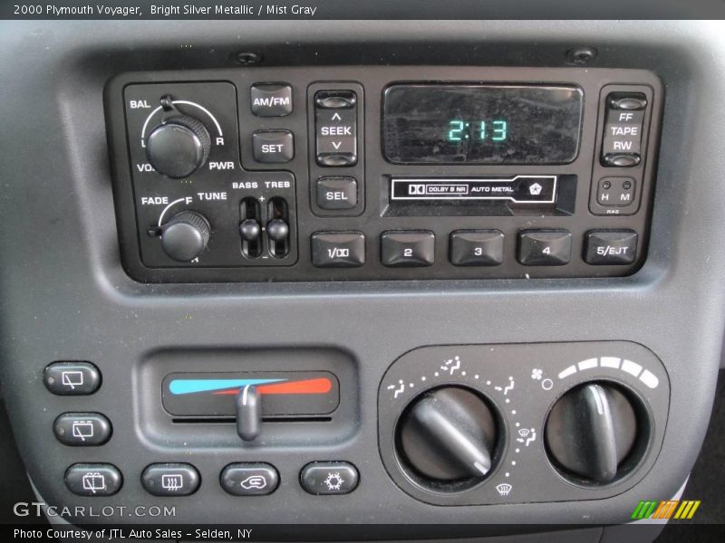 Bright Silver Metallic / Mist Gray 2000 Plymouth Voyager