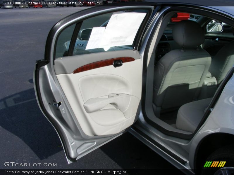 Quicksilver Metallic / Titanium 2010 Buick Lucerne CXL