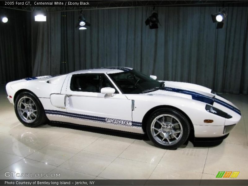 Front 3/4 View of 2005 GT 