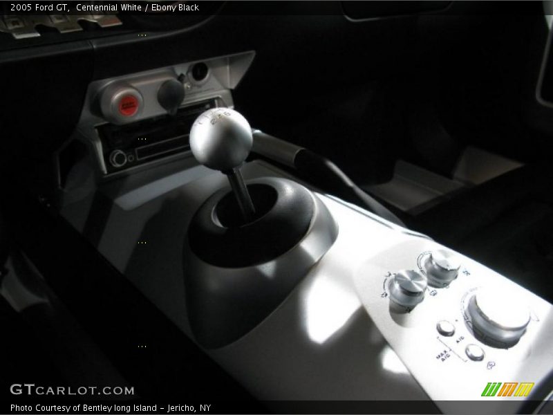 Centennial White / Ebony Black 2005 Ford GT