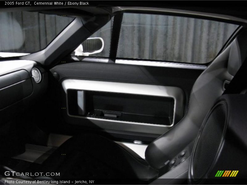 Centennial White / Ebony Black 2005 Ford GT