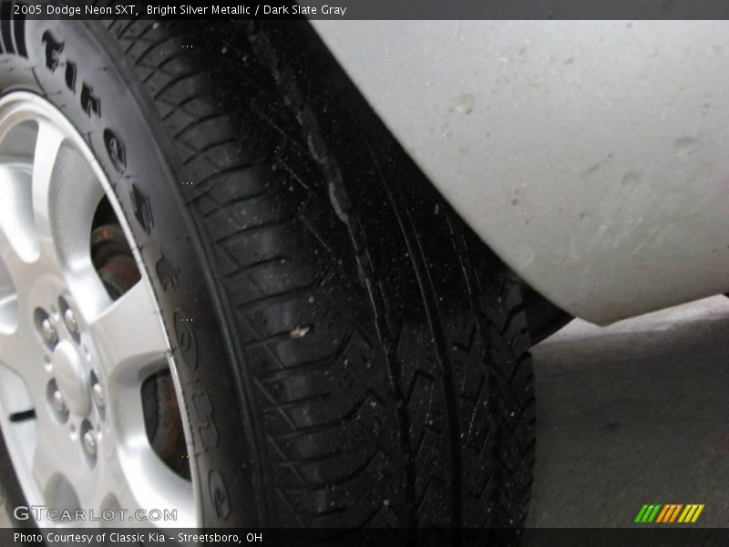 Bright Silver Metallic / Dark Slate Gray 2005 Dodge Neon SXT