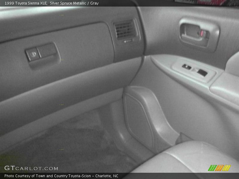 Silver Spruce Metallic / Gray 1999 Toyota Sienna XLE