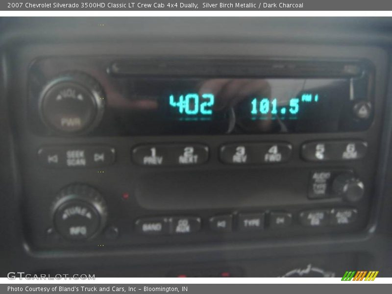 Silver Birch Metallic / Dark Charcoal 2007 Chevrolet Silverado 3500HD Classic LT Crew Cab 4x4 Dually