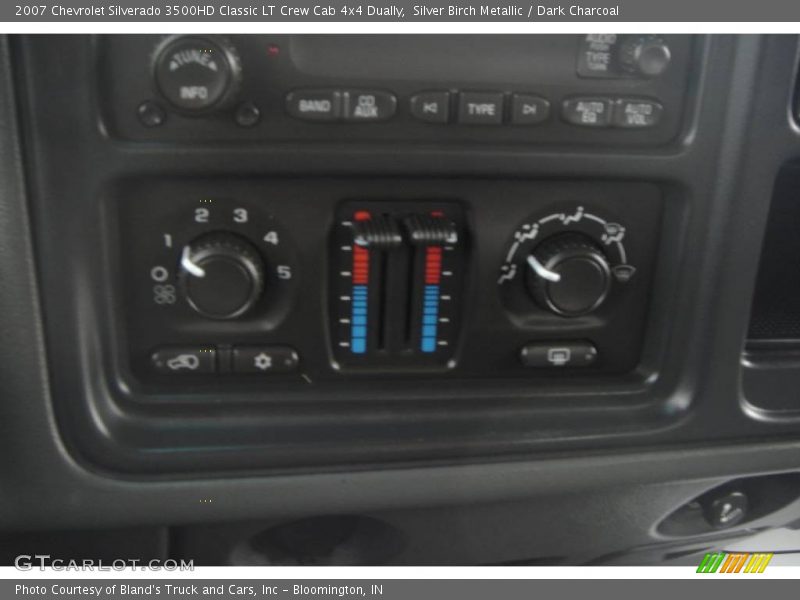 Silver Birch Metallic / Dark Charcoal 2007 Chevrolet Silverado 3500HD Classic LT Crew Cab 4x4 Dually