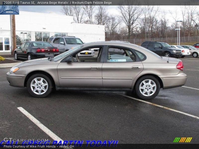 Arizona Beige Metallic / Medium/Dark Pebble Beige 2006 Ford Taurus SE