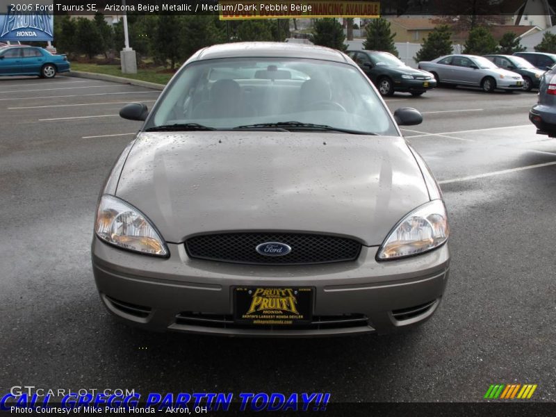 Arizona Beige Metallic / Medium/Dark Pebble Beige 2006 Ford Taurus SE