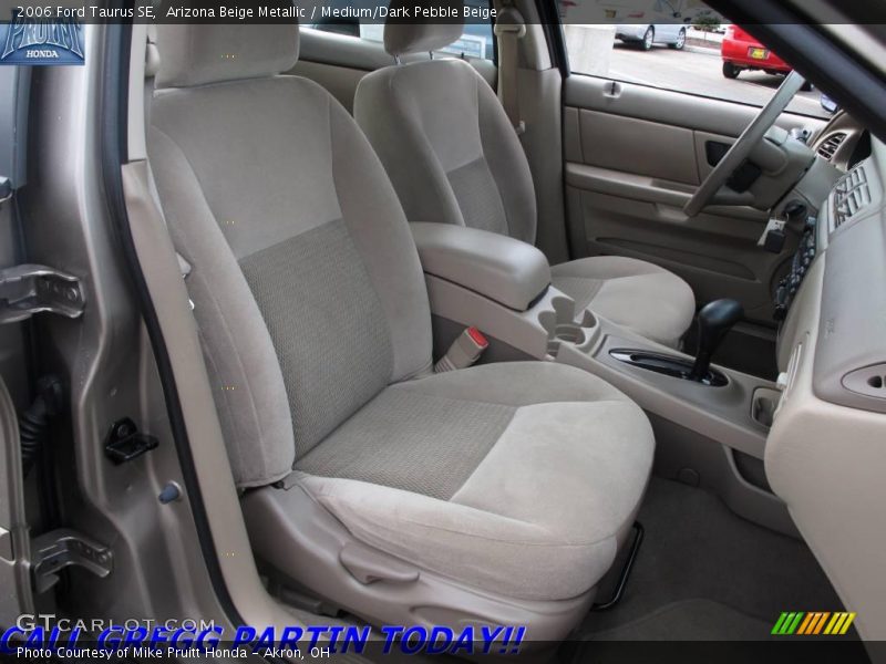 Arizona Beige Metallic / Medium/Dark Pebble Beige 2006 Ford Taurus SE