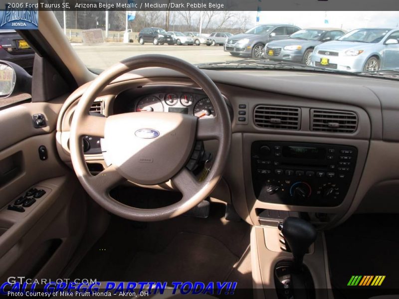 Arizona Beige Metallic / Medium/Dark Pebble Beige 2006 Ford Taurus SE