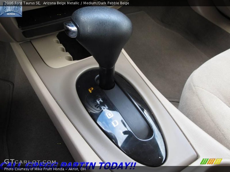 Arizona Beige Metallic / Medium/Dark Pebble Beige 2006 Ford Taurus SE