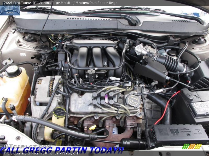 Arizona Beige Metallic / Medium/Dark Pebble Beige 2006 Ford Taurus SE
