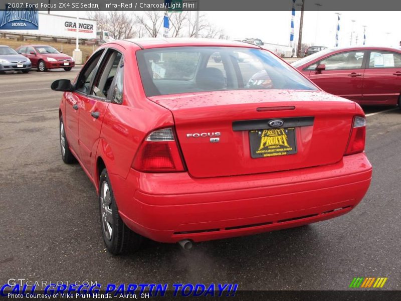 Infra-Red / Charcoal/Light Flint 2007 Ford Focus ZX4 SE Sedan