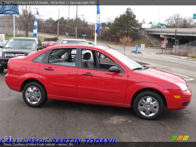Infra-Red / Charcoal/Light Flint 2007 Ford Focus ZX4 SE Sedan