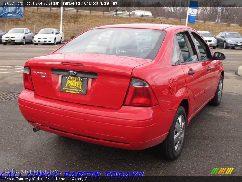 Infra-Red / Charcoal/Light Flint 2007 Ford Focus ZX4 SE Sedan