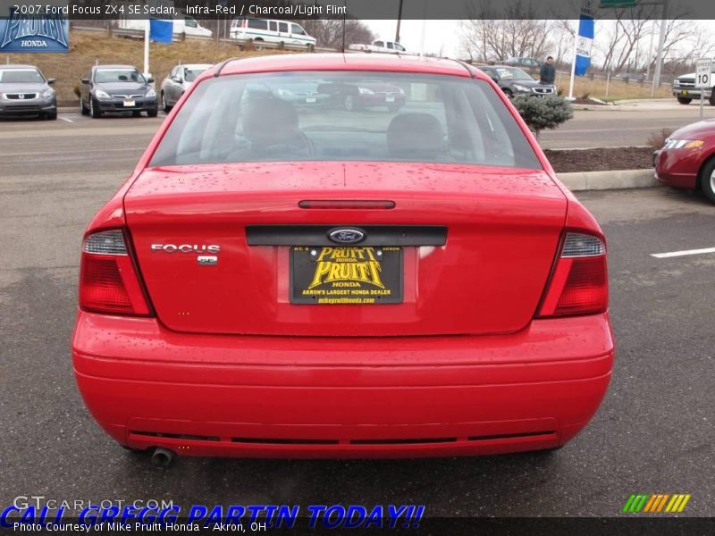 Infra-Red / Charcoal/Light Flint 2007 Ford Focus ZX4 SE Sedan