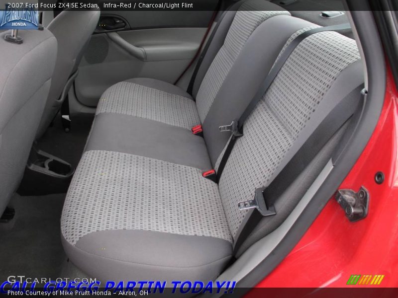 Infra-Red / Charcoal/Light Flint 2007 Ford Focus ZX4 SE Sedan