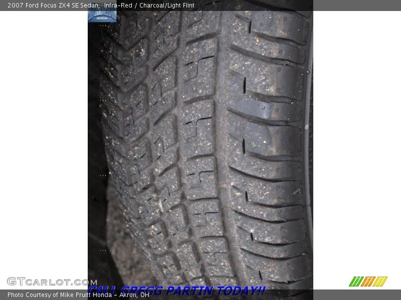 Infra-Red / Charcoal/Light Flint 2007 Ford Focus ZX4 SE Sedan