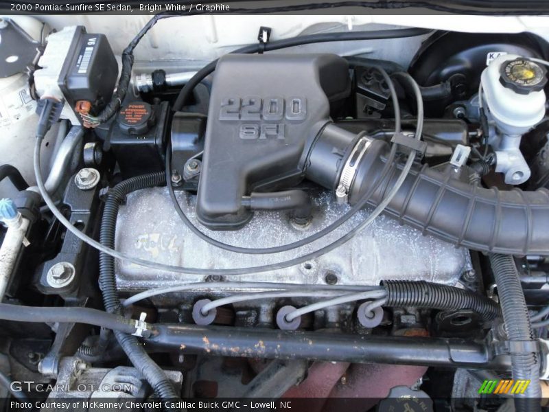 Bright White / Graphite 2000 Pontiac Sunfire SE Sedan
