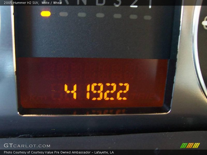 White / Wheat 2005 Hummer H2 SUV