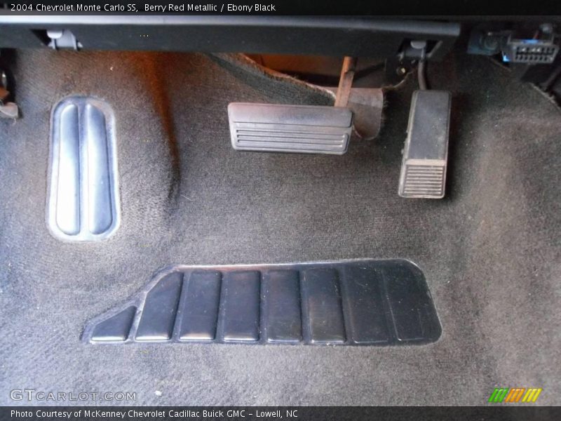 Berry Red Metallic / Ebony Black 2004 Chevrolet Monte Carlo SS