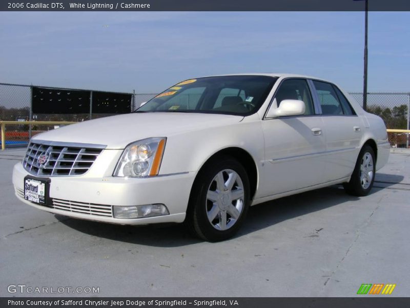 White Lightning / Cashmere 2006 Cadillac DTS
