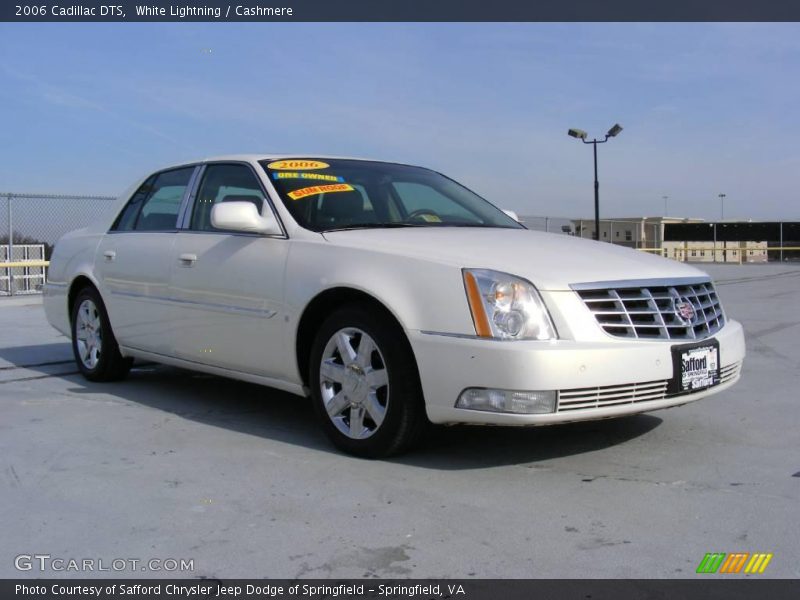 White Lightning / Cashmere 2006 Cadillac DTS