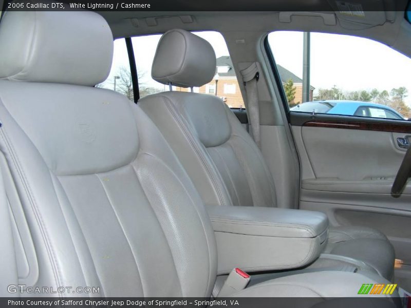 White Lightning / Cashmere 2006 Cadillac DTS