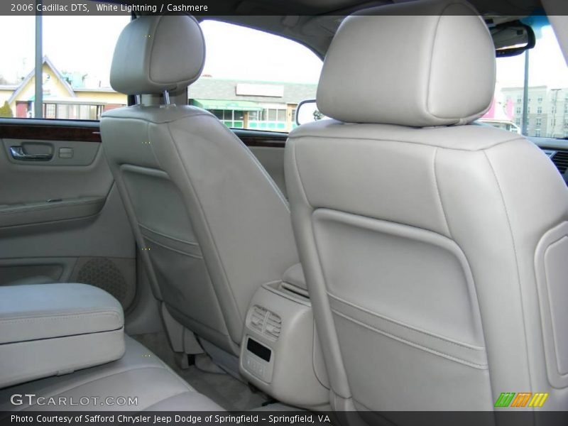 White Lightning / Cashmere 2006 Cadillac DTS