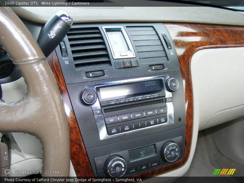 White Lightning / Cashmere 2006 Cadillac DTS
