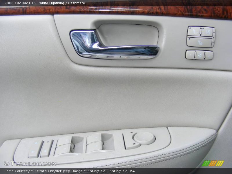 White Lightning / Cashmere 2006 Cadillac DTS