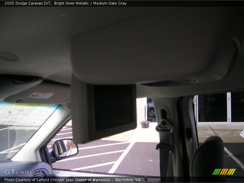 Bright Silver Metallic / Medium Slate Gray 2005 Dodge Caravan SXT