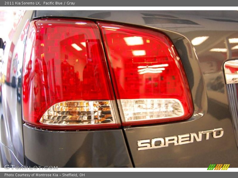 Pacific Blue / Gray 2011 Kia Sorento LX