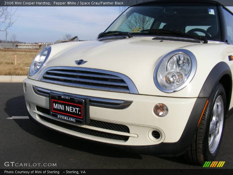 Pepper White / Space Gray/Panther Black 2006 Mini Cooper Hardtop