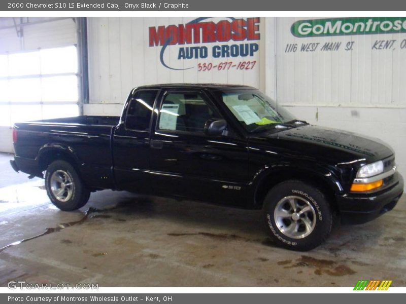Onyx Black / Graphite 2000 Chevrolet S10 LS Extended Cab