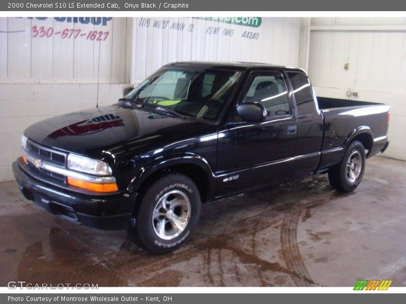 Onyx Black / Graphite 2000 Chevrolet S10 LS Extended Cab