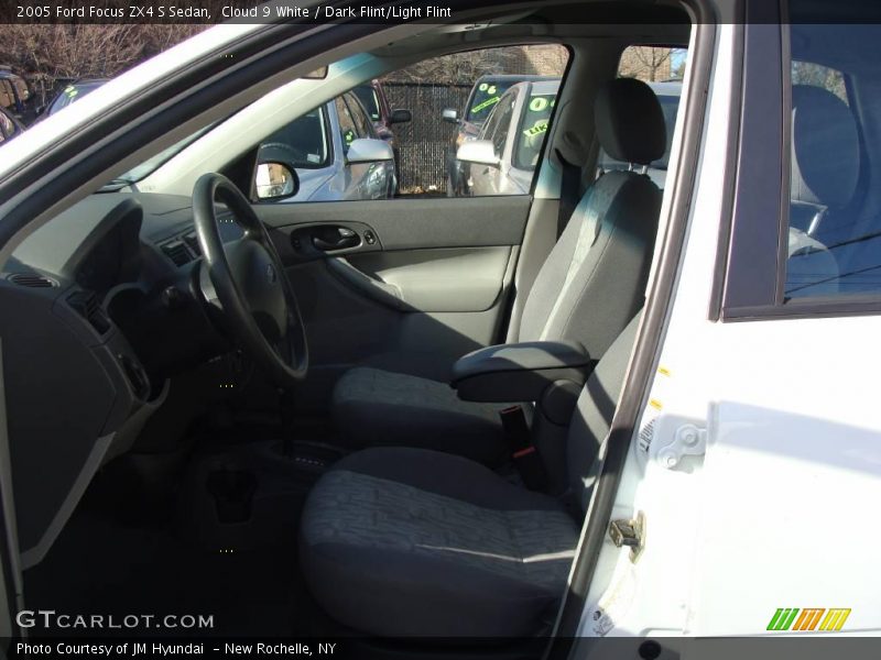 Cloud 9 White / Dark Flint/Light Flint 2005 Ford Focus ZX4 S Sedan