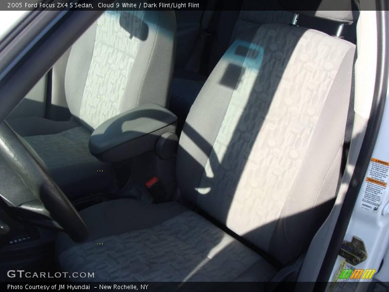Cloud 9 White / Dark Flint/Light Flint 2005 Ford Focus ZX4 S Sedan