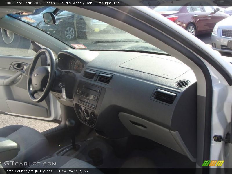 Cloud 9 White / Dark Flint/Light Flint 2005 Ford Focus ZX4 S Sedan