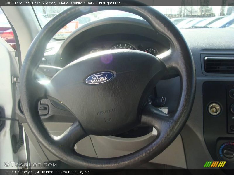 Cloud 9 White / Dark Flint/Light Flint 2005 Ford Focus ZX4 S Sedan