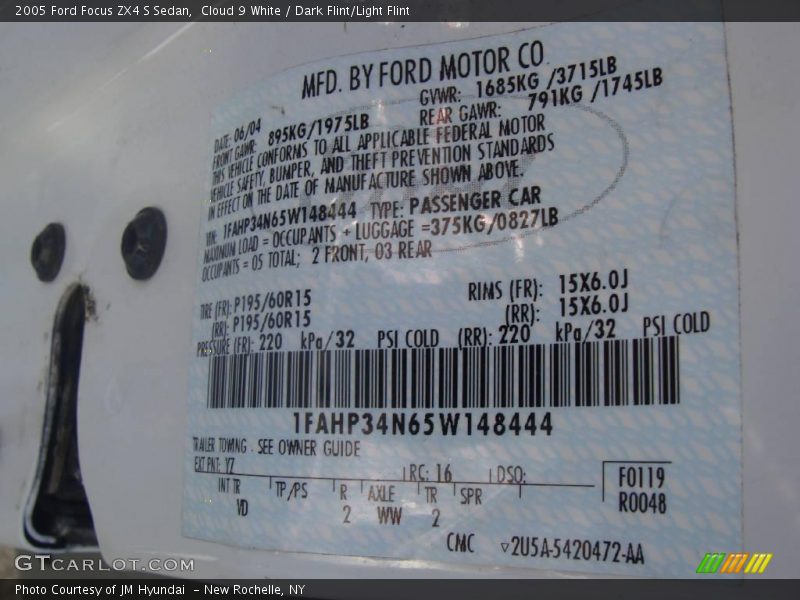 Cloud 9 White / Dark Flint/Light Flint 2005 Ford Focus ZX4 S Sedan