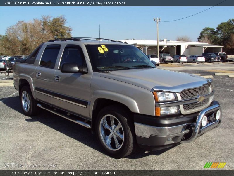 Silver Birch Metallic / Gray/Dark Charcoal 2005 Chevrolet Avalanche LS