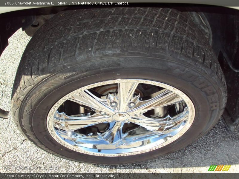 Silver Birch Metallic / Gray/Dark Charcoal 2005 Chevrolet Avalanche LS